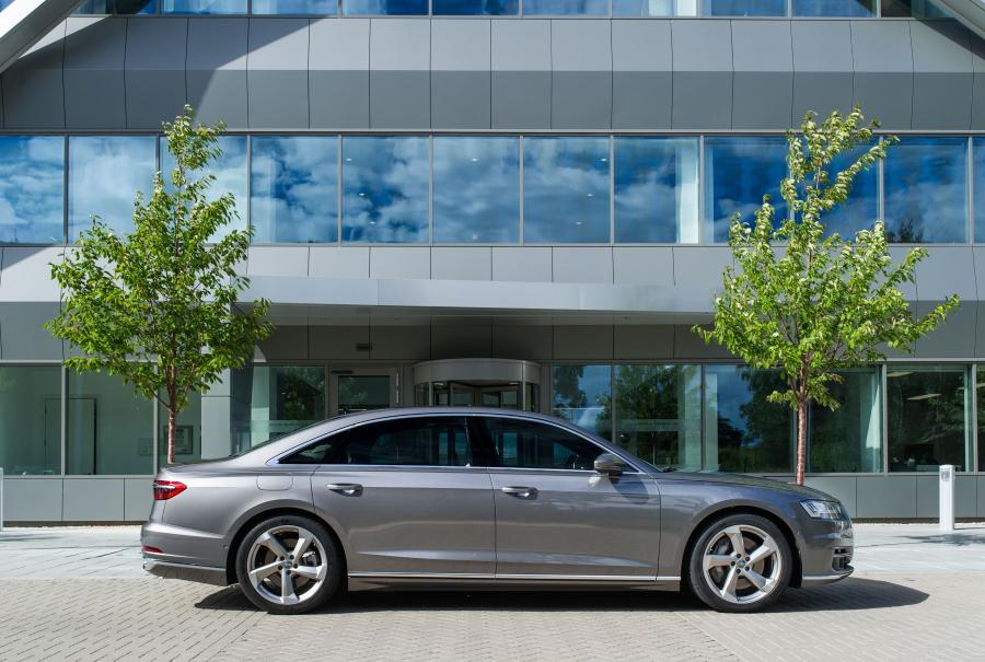  Audi A8 L 55 TFSI Quattro (D5) 2017 года  (WW) (фото 19 из 116)